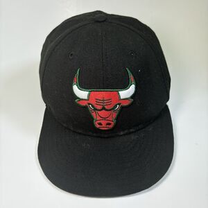 New Era 59fifty Chicago Bulls Wool Flat Brim Hat sz 8 Green Outlined Bull Logo